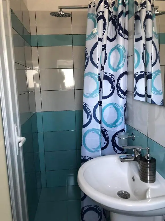 Himara Royal Hotel  Himare